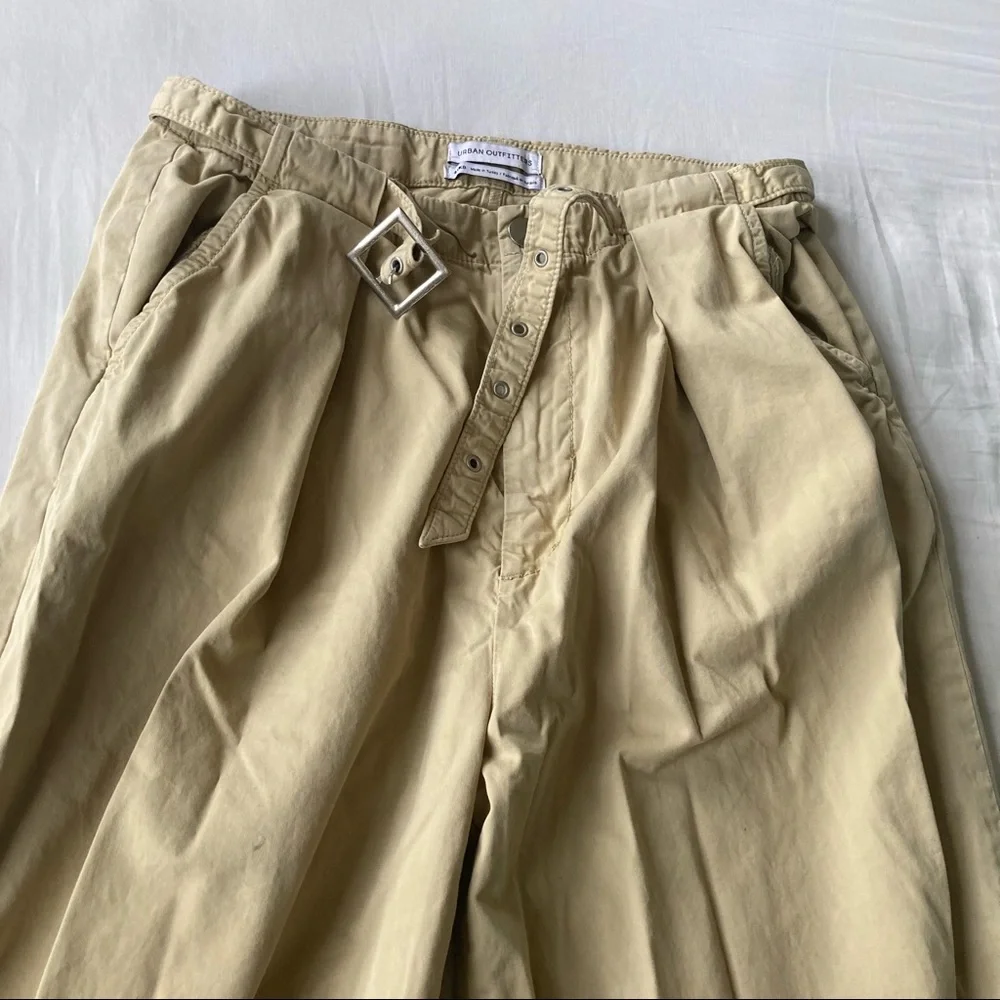 Urban Outfitters khaki belted utility pants, size 4 - Picture 6 of 6
